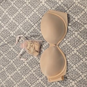 VS Multi-way Nude 34B NWOT